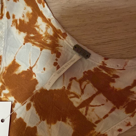 Young fabulous and broke top - Picture 4 of 4